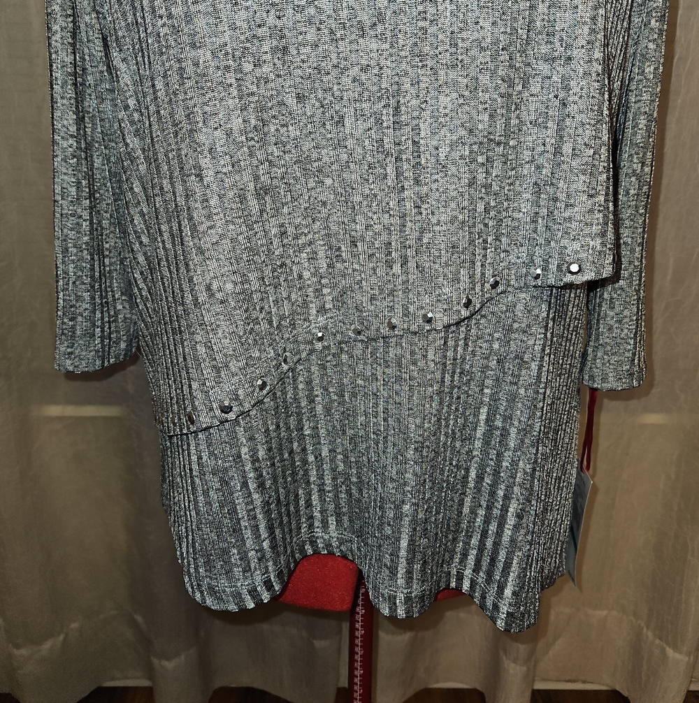 Ruby Rd. Platinm Sparkle Ribbed Layered Tunic Top - Picture 3 of 13